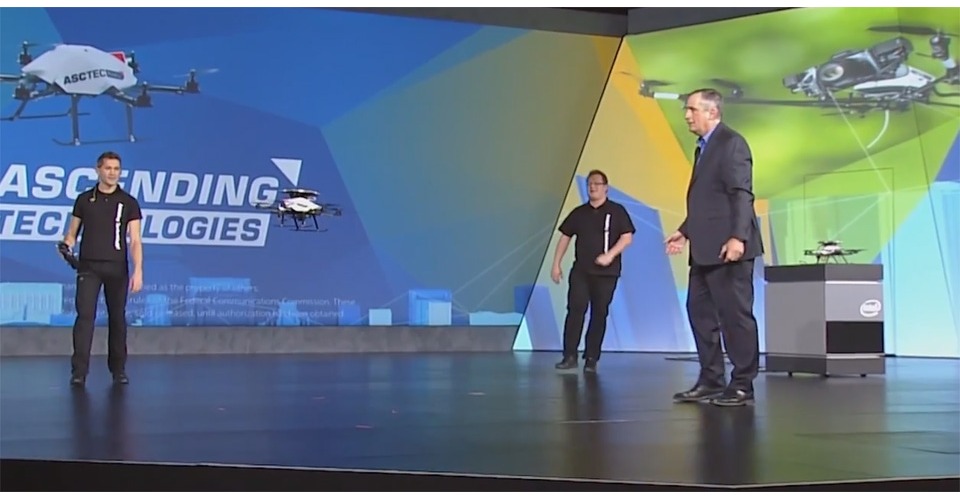 intel_asctec_drone_firefly_ontwijken_ces_2015